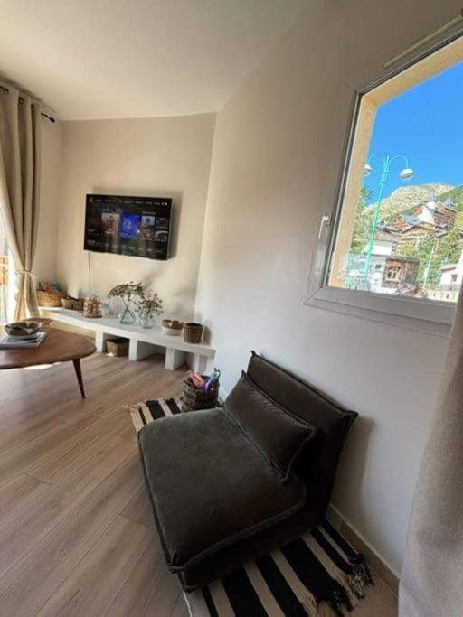 Appartement 3 Pieces, Spacieux En Plein Centre 莱德萨阿尔卑斯 外观 照片