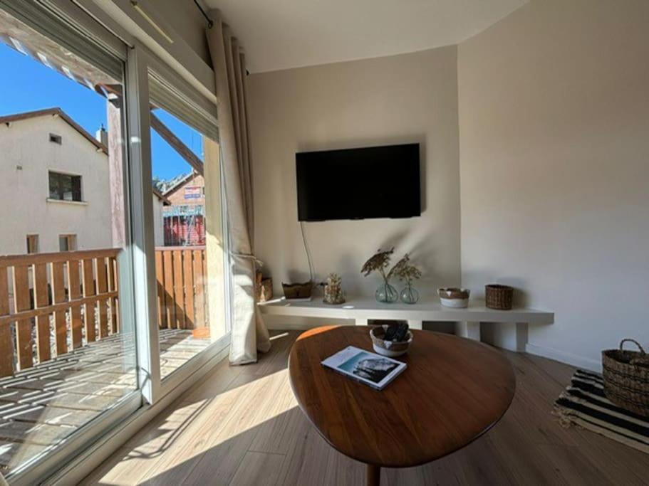 Appartement 3 Pieces, Spacieux En Plein Centre 莱德萨阿尔卑斯 外观 照片