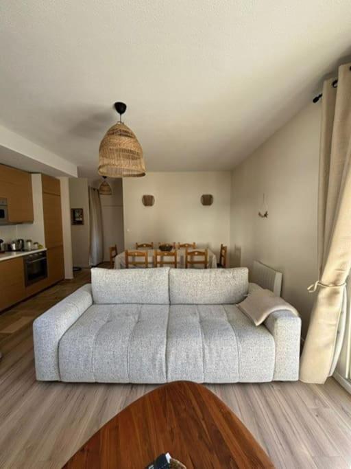 Appartement 3 Pieces, Spacieux En Plein Centre 莱德萨阿尔卑斯 外观 照片